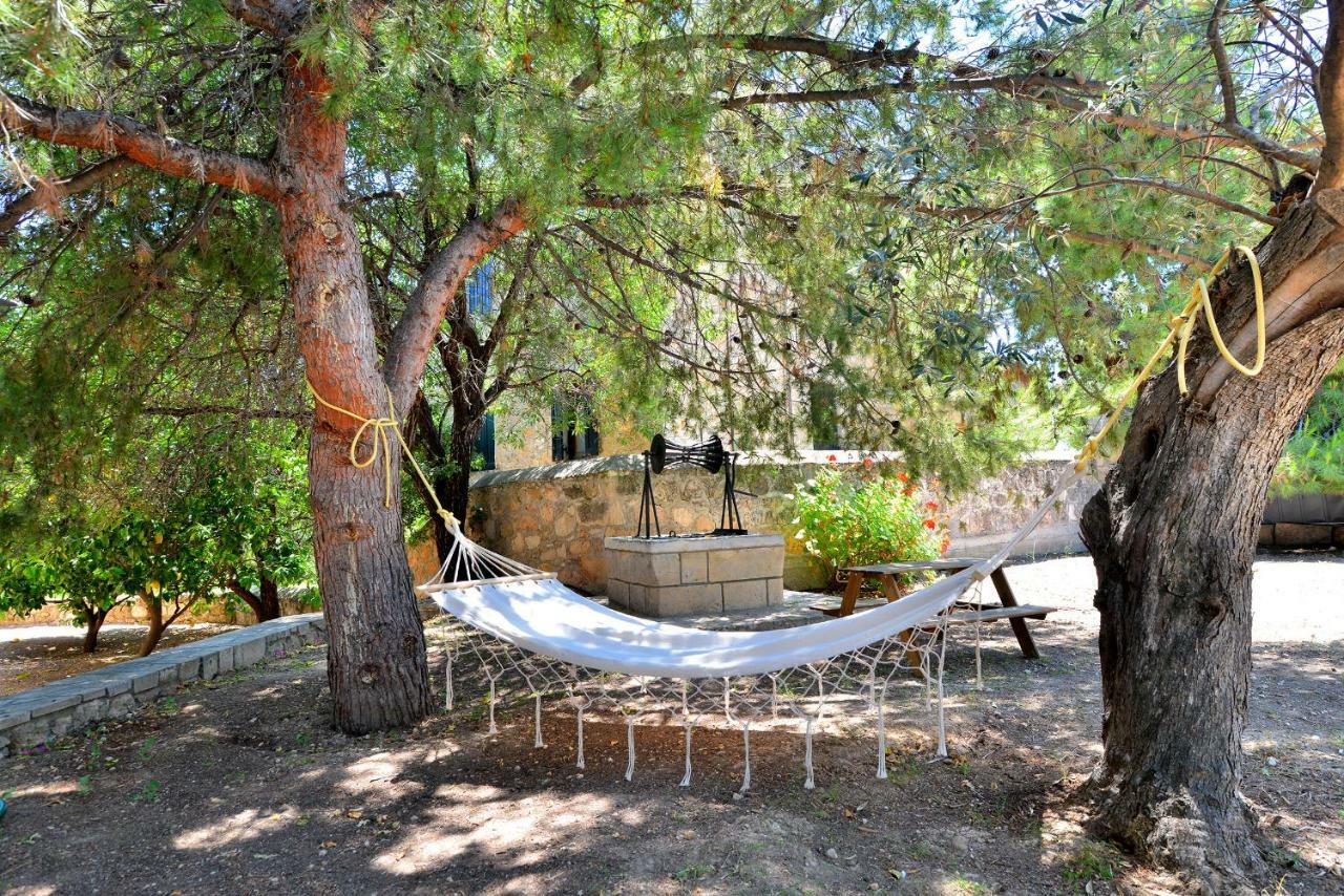 Pyrgos Ralli Estate Guesthouse Aegina 外观 照片